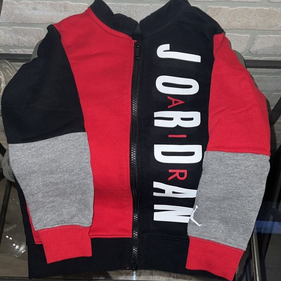 𝙰𝙸𝚁 𝙹𝙾𝚁𝙳𝙰𝙽 𝙷𝙾𝙾𝙳𝙸𝙴 𝚂𝚆𝙴𝙰𝚃𝚂𝚄𝙸𝚃 - Picture 2 of 7